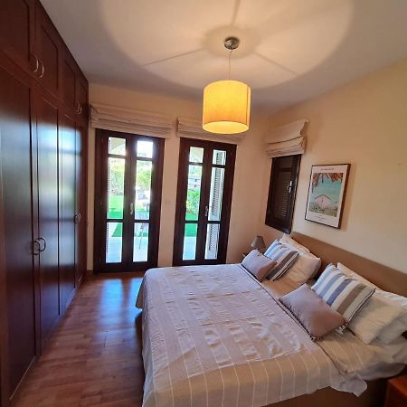 קוקליה Helios Heights Spirits, Aphrodite Hills Golf Resort מראה חיצוני תמונה