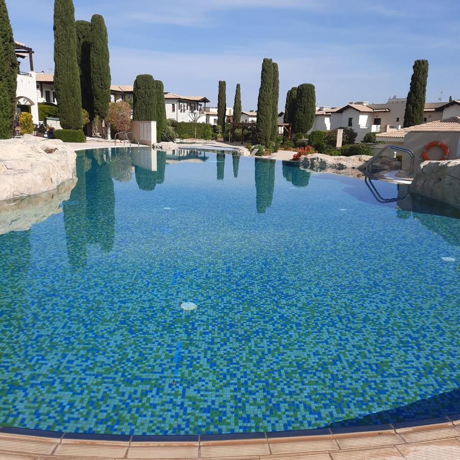 קוקליה Helios Heights Spirits, Aphrodite Hills Golf Resort מראה חיצוני תמונה