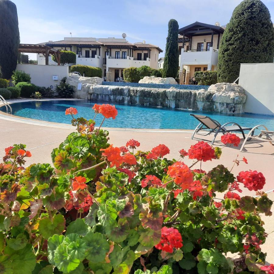 קוקליה Helios Heights Spirits, Aphrodite Hills Golf Resort מראה חיצוני תמונה